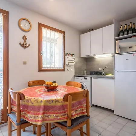 Mazet Au Calme Pour 4 Personnes Apartment Bormes-les-Mimosas