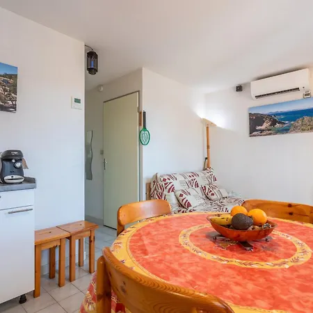 Mazet Au Calme Pour 4 Personnes Apartment